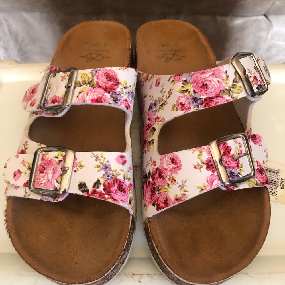 Womens flowered slip on sandles